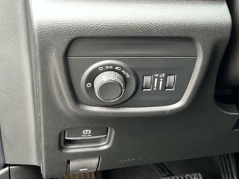 New 2025 Jeep Grand Cherokee image 23