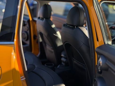 Used 2017 MINI Cooper 4-Door Hardtop image 27