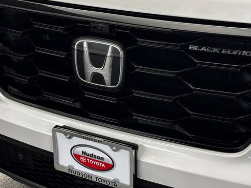 Used 2025 Honda Pilot Black Edition image 2