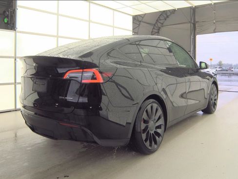 Used 2023 Tesla Model Y Performance AWD/4WD image 4