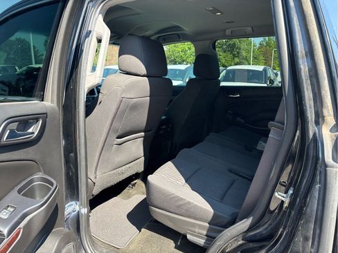 Used 2017 GMC Yukon SLE w/ SLE Value Package RWD image 5