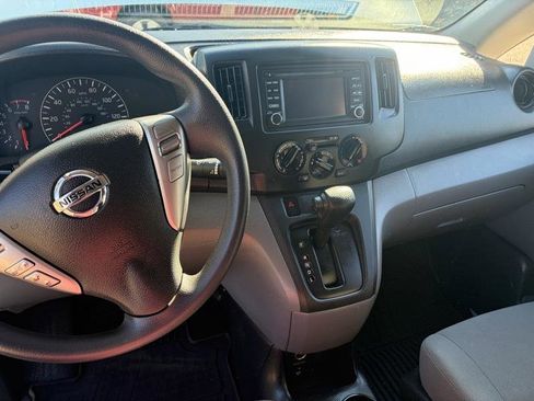 Used 2018 Nissan NV200 SV w/ Navigation Package image 10