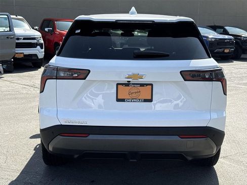 Used 2025 Chevrolet Equinox LT FWD image 4