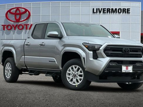 New 2026 Toyota Tacoma SR5 AWD/4WD image 2