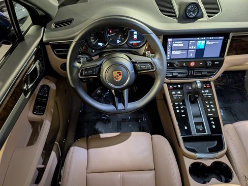 Certified 2026 Porsche Macan AWD/4WD image 6