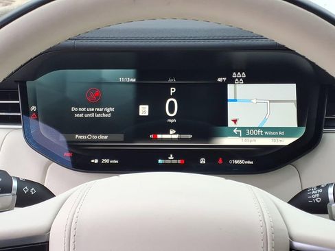 Used 2024 Land Rover Range Rover Long Wheelbase SE image 19