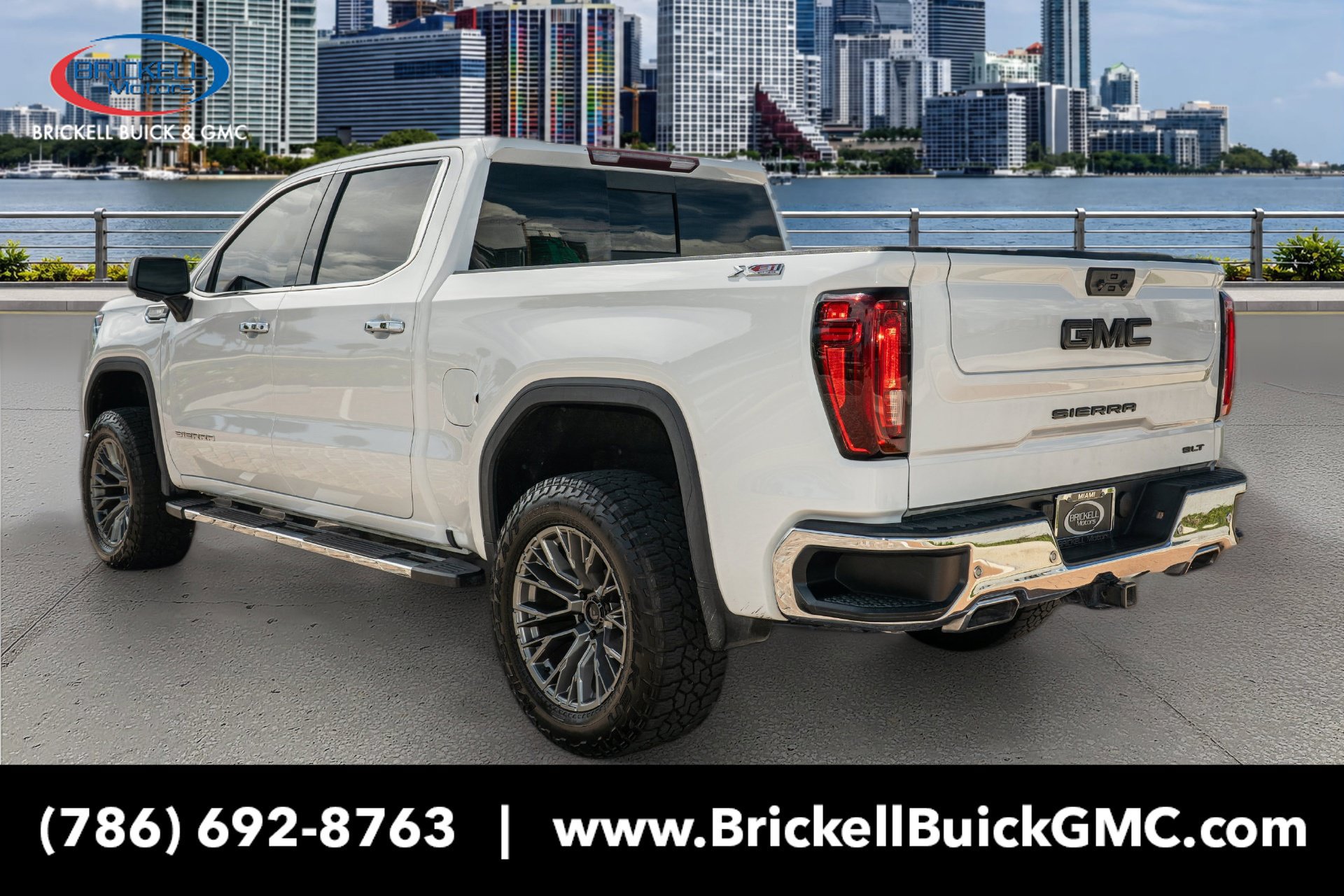 Used 2022 GMC Sierra 1500 SLT w/ SLT Premium Plus Package AWD/4WD image 8