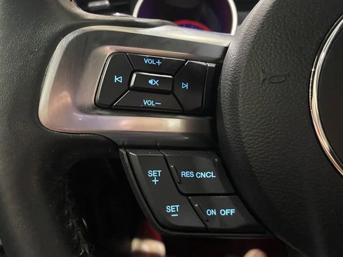 Used 2019 Ford Mustang Premium RWD image 8