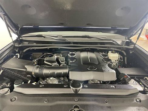 Certified 2018 Toyota 4Runner SR5 Premium AWD/4WD image 22