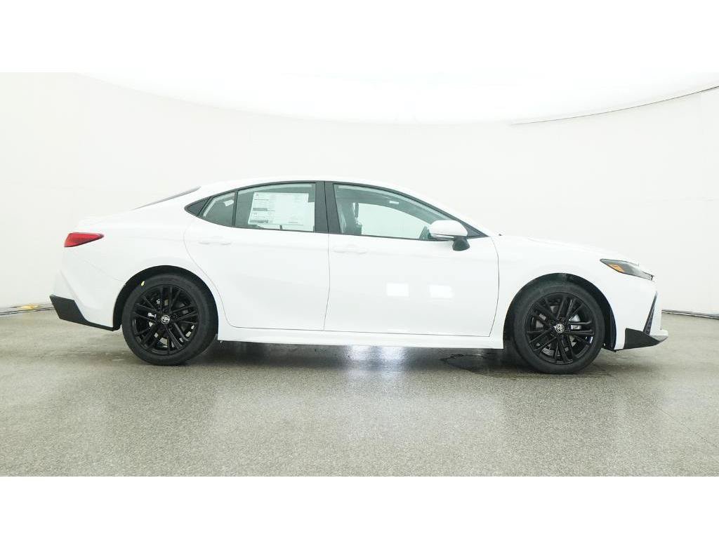 Used 2026 Toyota Camry SE FWD image 33