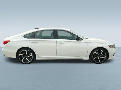 Used 2022 Honda Accord Sport image 9