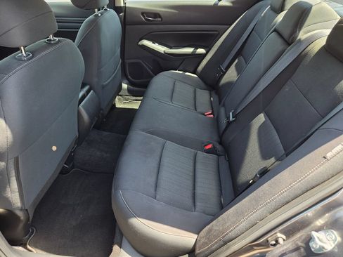 Used 2025 Nissan Altima 2.5 SV FWD image 35