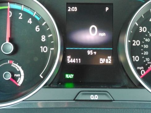 Used 2019 Volkswagen e-Golf SE w/ Driver Assistance Package FWD image 38