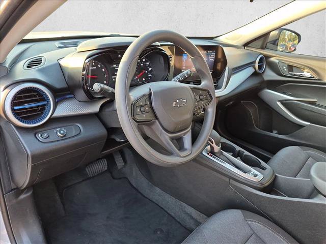 Used 2025 Chevrolet Trax LS w/ Driver Confidence Package FWD image 9