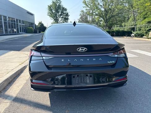 Used 2022 Hyundai Elantra Limited w/ Cargo Package FWD image 6