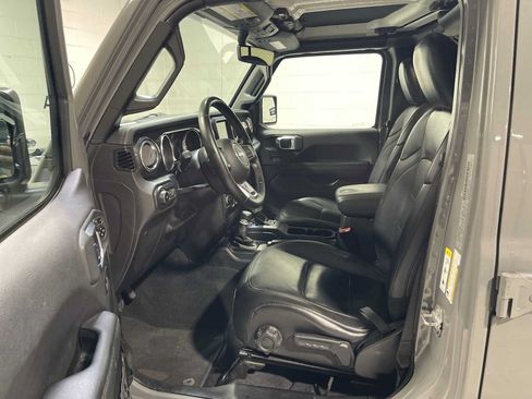 Used 2020 Jeep Wrangler Unlimited Sahara AWD/4WD image 2