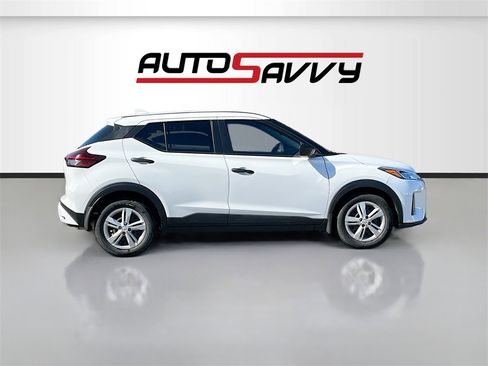 Used 2024 Nissan Kicks S image 8