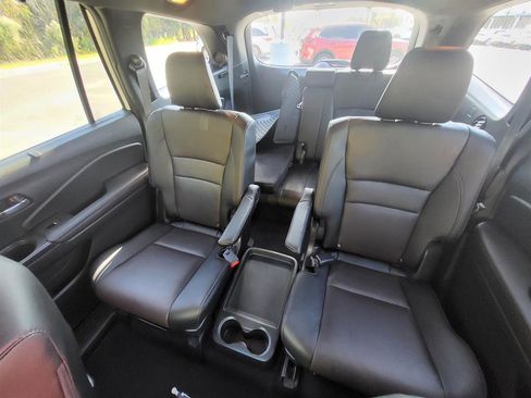 Certified 2022 Honda Pilot Black Edition image 14