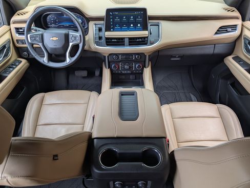 Used 2023 Chevrolet Suburban Premier image 23