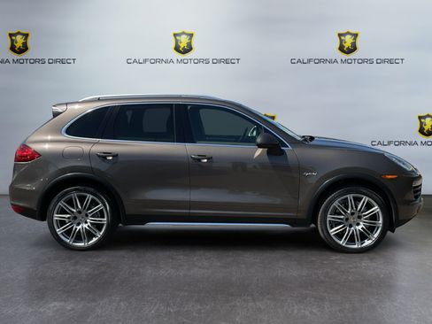 Used 2013 Porsche Cayenne S AWD/4WD image 4