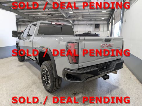Used 2024 GMC Sierra 2500 AT4X AWD/4WD image 5