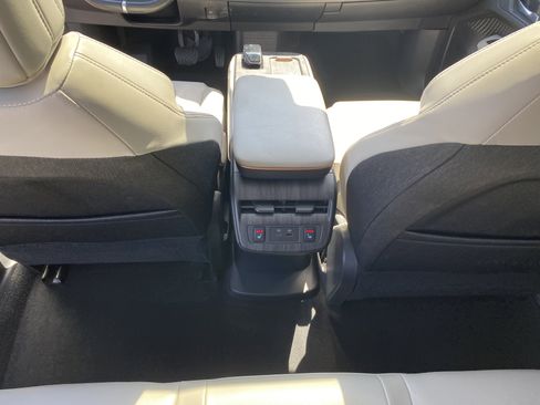 Used 2023 Nissan Ariya FWD image 20