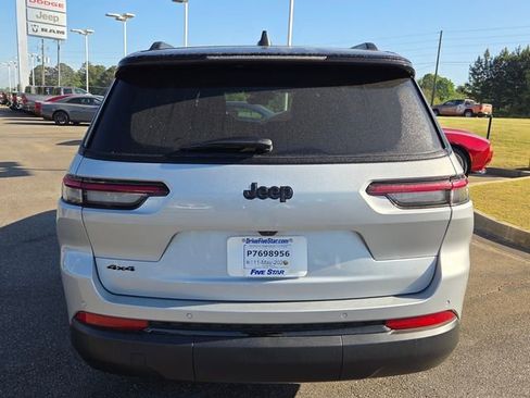 Used 2025 Jeep Grand Cherokee L Limited image 12