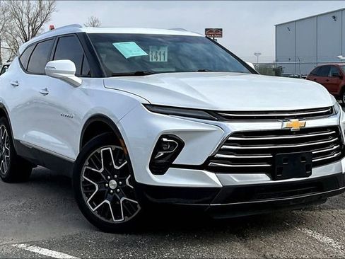 Used 2023 Chevrolet Blazer Premier w/ Driver Confidence II Package image 2