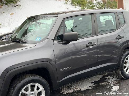 Used 2019 Jeep Renegade Sport image 33