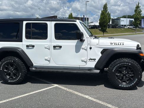 Used 2023 Jeep Wrangler Unlimited Sport AWD/4WD image 3