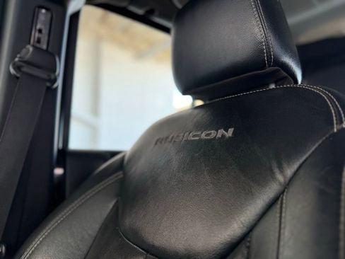 Used 2013 Jeep Wrangler Unlimited Rubicon w/ Connectivity Group AWD/4WD image 32