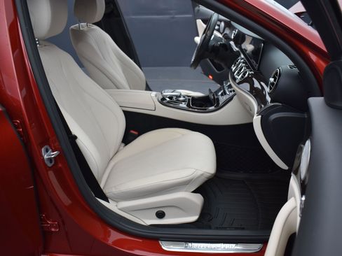 Used 2020 Mercedes-Benz E 350 Sedan image 25