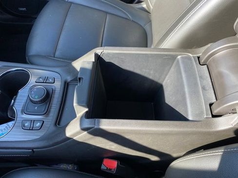 Certified 2023 GMC Acadia SLT image 13