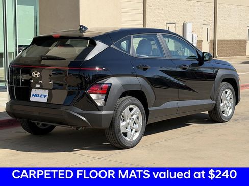 New 2026 Hyundai Kona SE image 2