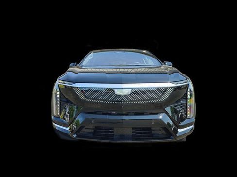 New 2025 Cadillac Optiq Luxury 2 image 2