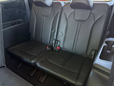 Used 2023 Kia Sorento S w/ Panoramic Sunroof Package FWD image 18