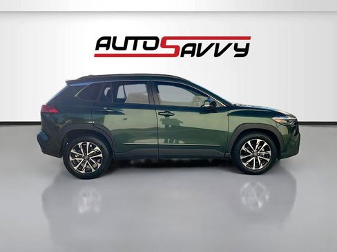Used 2022 Toyota Corolla Cross XLE w/ Convenience Package image 8