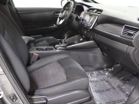 Used 2020 Nissan Leaf SV w/ SV Technology Package image 23