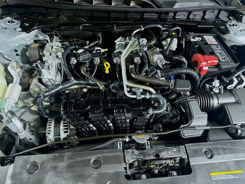 Used 2024 Nissan Altima 2.5 SV image 30