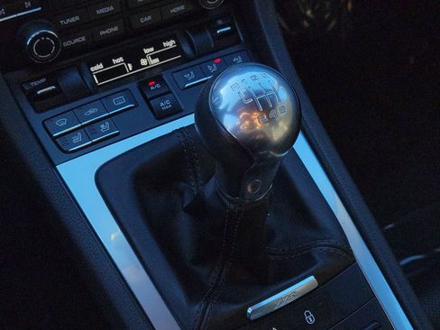 Certified 2018 Porsche 718 Cayman Base image 29