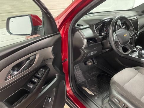 Used 2023 Chevrolet Traverse LT w/ LPO, Floor Liner Package image 10