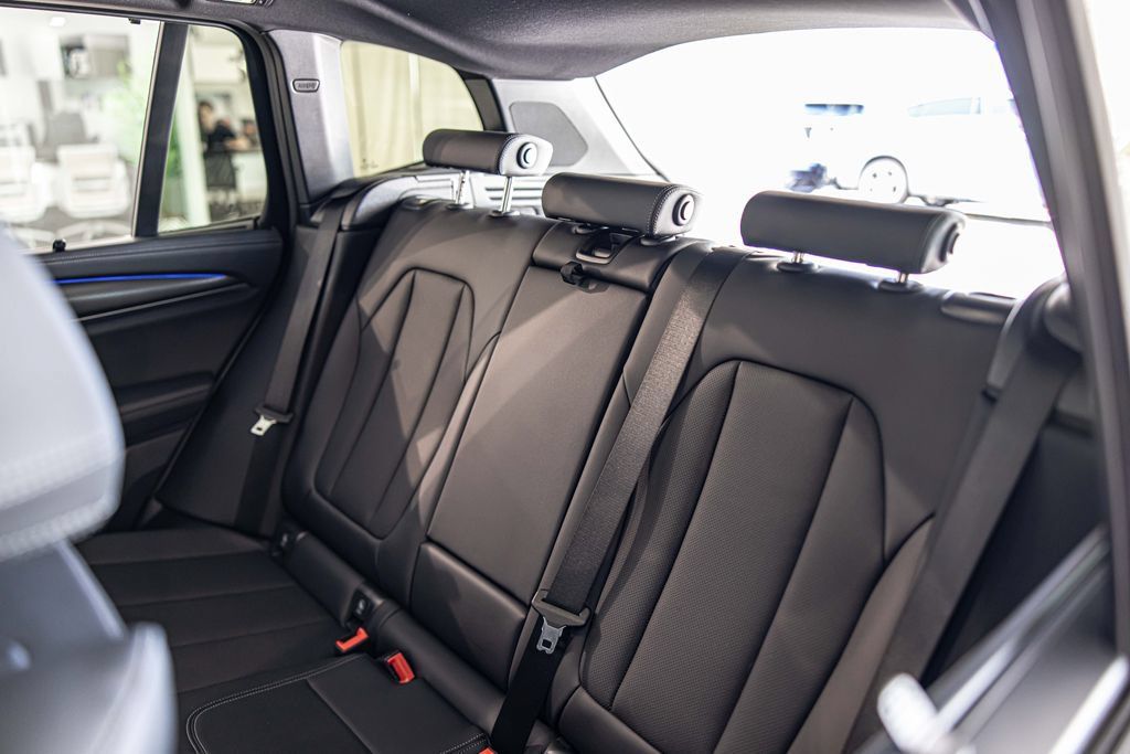 Used 2024 BMW X3 M40i w/ Premium Enhanced Package AWD/4WD image 34