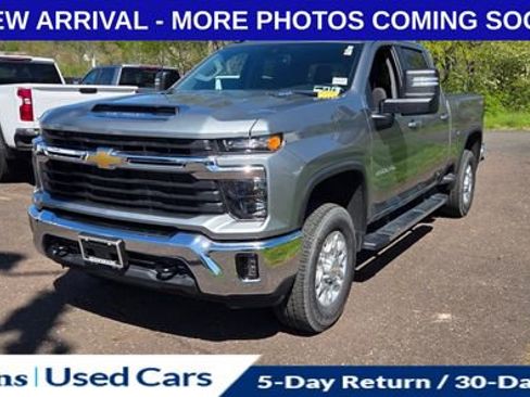 Used 2024 Chevrolet Silverado 2500 LT w/ Convenience Package image 3