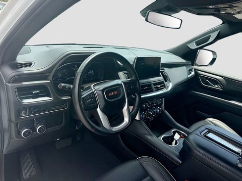 Used 2024 GMC Yukon XL SLT RWD image 10