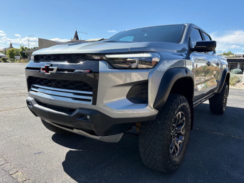 Used 2023 Chevrolet Colorado ZR2 w/ ZR2 Convenience Package III AWD/4WD image 12