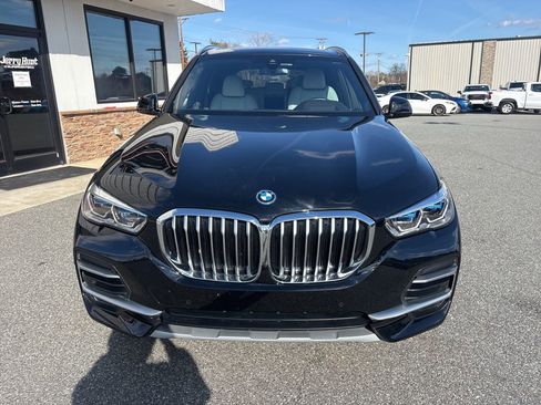 Used 2023 BMW X5 xDrive45e w/ Executive Package image 9