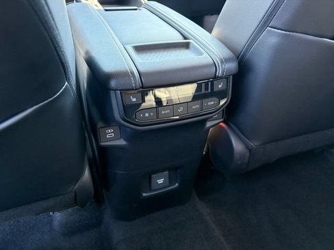 Certified 2024 Toyota Grand Highlander FWD image 27