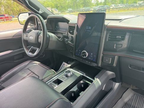 Certified 2024 Ford Expedition Limited RWD image 18