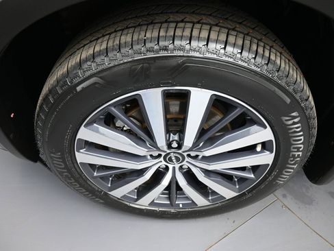 Used 2022 Nissan Pathfinder Platinum w/ Cargo Package image 14