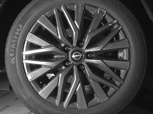 Used 2025 Nissan Altima 2.5 SV FWD image 15